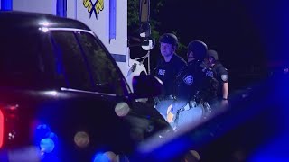 Download lagu SWAT situation on east side ends after six hour standoff with police mp3
