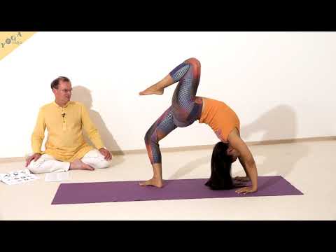 Rad mit Arm und Bein in der Luft - Yoga Asana Lexikon