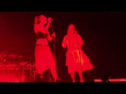 Zahara y Delaporte - Taylor (directo Alma Festival)