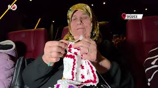 Kadınlar Hem Örgü Ördü Hem Film İzledi