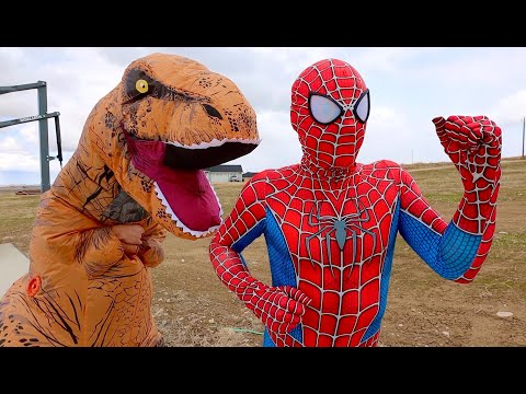 Spiderman Escapes T-Rex! Parkour Chase POV