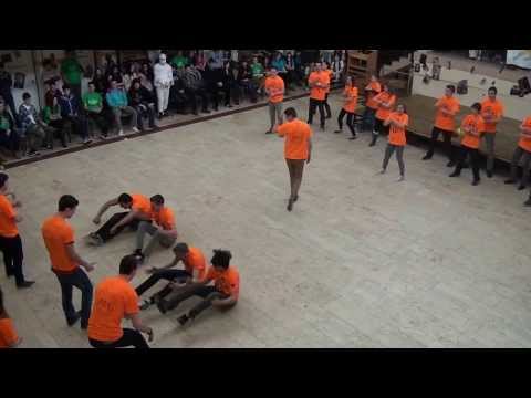 Diáknapi tánc - BEVONULÁS - AULA - 11.D DZSUNGEL, SZEG 2013