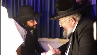 הינוקא מספיד את הגאון הרב יהודה דרעי זכר צדיק לברכה (רדיו כל האמת) - התמונה מוצגת ישירות מתוך אתר האינטרנט יוטיוב. זכויות היוצרים בתמונה שייכות ליוצרה. קישור קרדיט למקור התוכן נמצא בתוך דף הסרטון