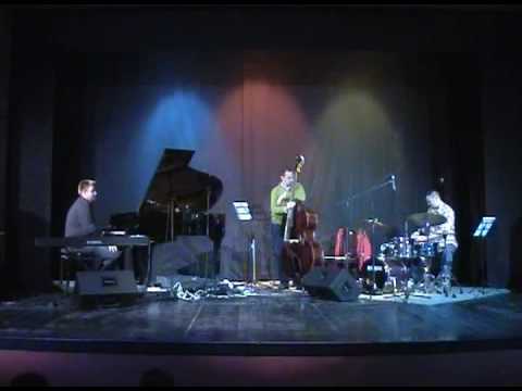 Vladan Mijatovic TRIO - Plays Be Bop - Laura 2007.mp4