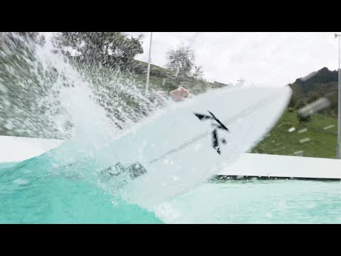 Connor O’Leary, Wade Carmichael, Cooper Chapman y Finn McGill at Wavegarden's demo center