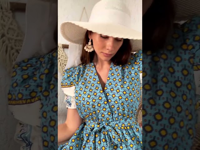 فستان قصير بنقوش بوهيمية وحزام خصر