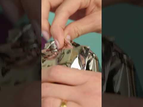 Monty Bojangles Pistachio Marooned Chocolatey Truffles #chocolate #unboxing #cat #truffles #gift