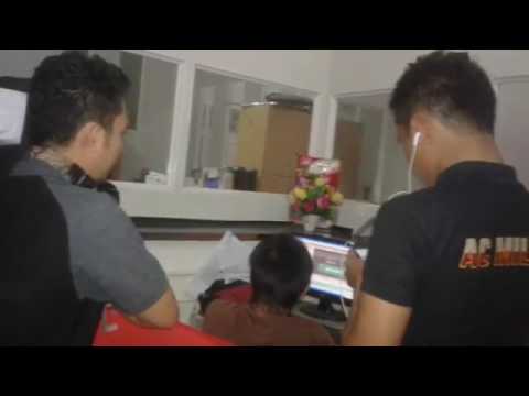 Yayan Lexa , Murie Timothy & Hairul Azhar (3 JangKrik) - Sesak Nafas (Official Music Video)