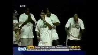 Tony Parker rappe durant la celebration du titre de 2005