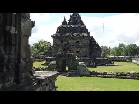 Tour Guiding Plaosan Temple