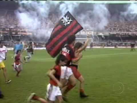 Flamengo 1x0 Inter (13/12/1987) - Final Brasileiro 1987 (Bebeto relembrando jogo)