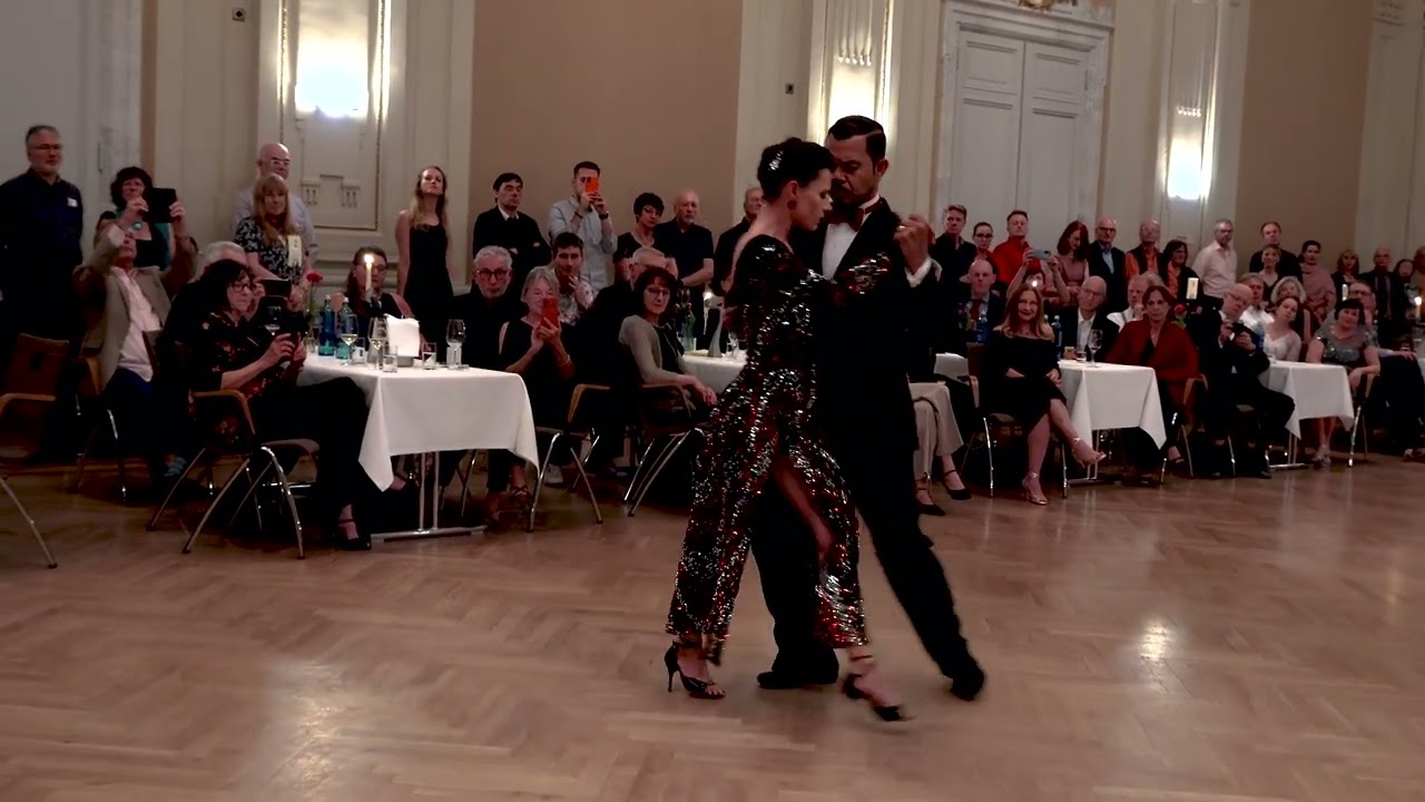 Mirella & Carlos Santos David // Wuppertal 2022 / 1/4