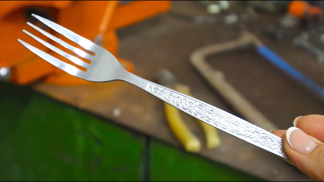 Знакомый дачник показал, как использовать вилку не по назначению