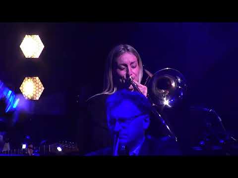 Monika Urlik / Stoję w Oknie / Czesław Niemen