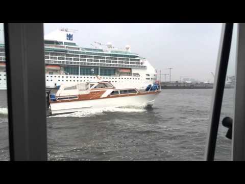 Adler 34 unterwegs auf der Elbe