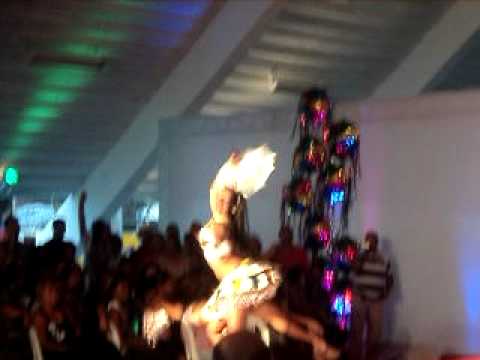 Eliminatoria do Concurso de Rainha 2011 -  Emilayne Gomes