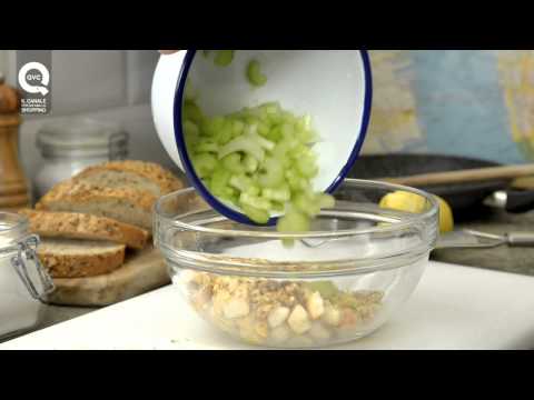Sandwich con pollo e sedano. Le ricette di Gnam Box