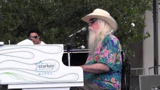 Leon Russell at ¡Globalquerque! (1. Back to the Island and A Hard Rain's Gonna Fall)