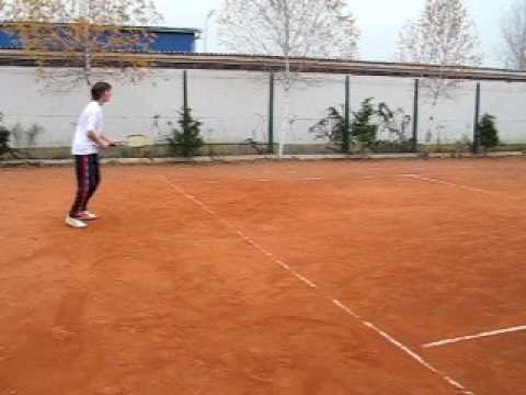 Mihai jucand tenis