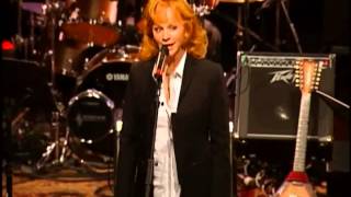 Reba McEntire - I Fall to Pieces [ Live | 2007 ]