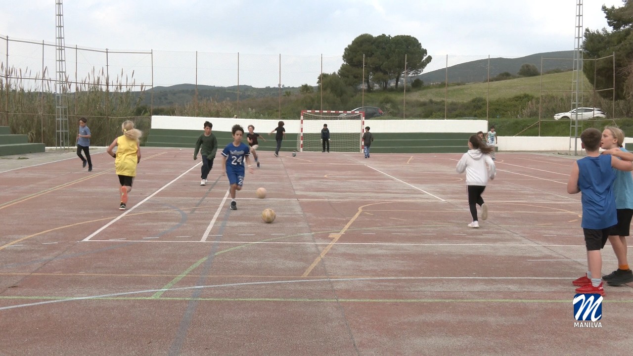 Más de 40 niños y niñas participan en el Campus CD Manilva Basket