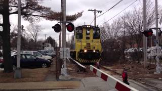 preview picture of video 'LIRR 152 @ Parking Lot Crossing, Garden City, NY'