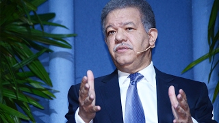 Presentación de libros sobre la compilación de discursos políticos del Dr. Leonel Fernández