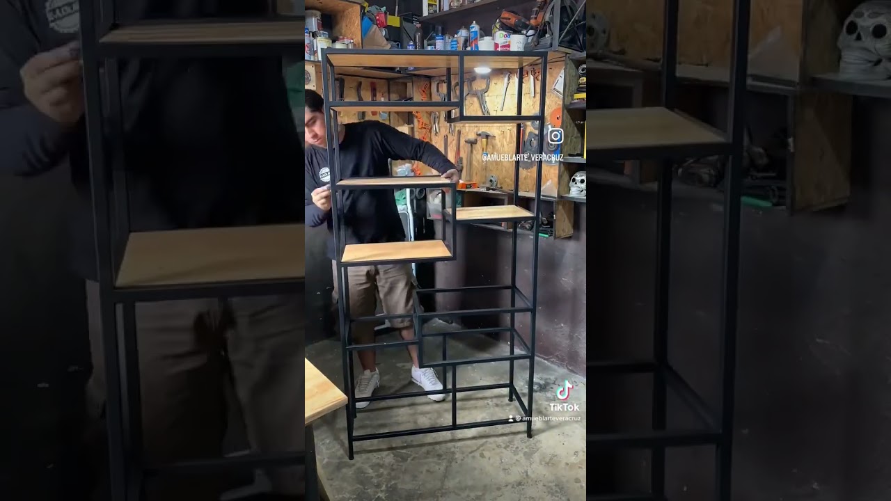 Rack de metal y madera #amueblarte #estiloindustrial #muebles #repisas