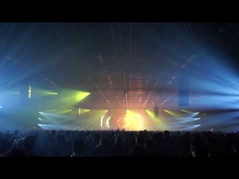 33/38 Tiësto @ ENERGY 2011 (HD)