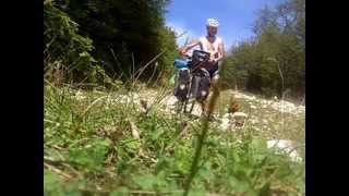 Viajar en bici por Bosnia y Herzegovina: esquivando las carreteras, los túneles y las minas