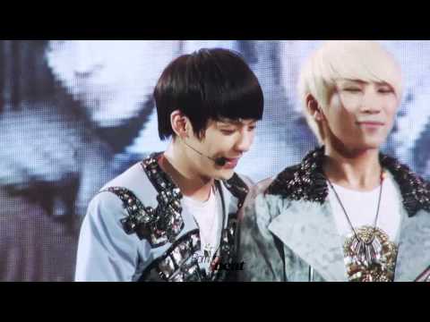 [FANCAM] 120421 BTOB Minhyuk - Monday to sunday @ Lotte World AMAZON Filming