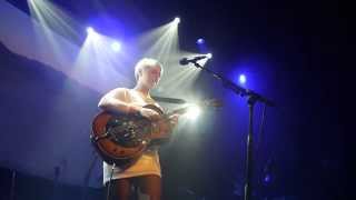 Howl/ Walk Alone- Laura Marling (Live @ Debaser Medis, Stockholm- May. 20, 2015)