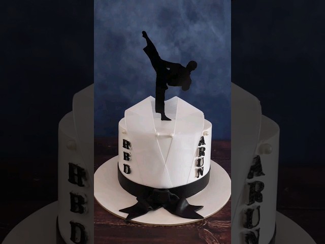 Vídeo relacionado con 24 piezas Ninja Cupcake Toppers Ninja Muffin Decoración de Artes Marciales Karate Kung Fu Guerrero Decoración para Pasteles Ninja Tema Baby Shower Niños Cumpleaños Fiesta Pastel Decoraciones