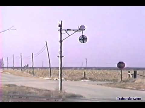 Classic Railroad Series 1058 - Working wig wag on the Chicago Central (ex-IC) in 1988