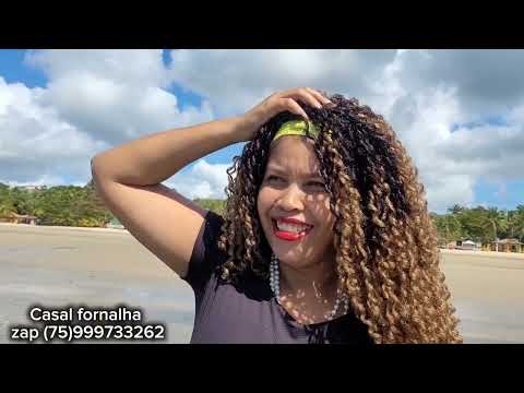 Índia sandrinha visitando a praia de pedras altas saubara bahia