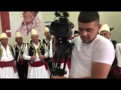 Cu mblodhen kusarete aman o mikja ime - Vetem Labe