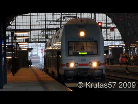 Ešus odjíždí z hlaváku