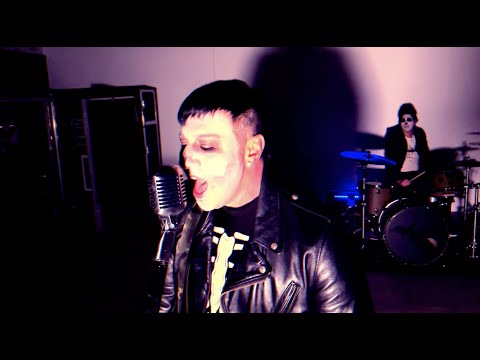 Trio do Avenged Sevenfold grava cover de "Last Caress", do Misfits; assista aqui