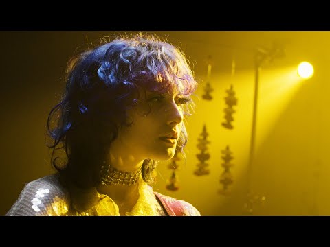 GIRL ON TV (Live) - chloe moriondo