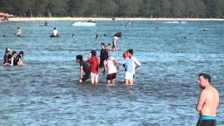 preview picture of video 'Lazy Day at the Beach in Sihanoukville, Cambodia'