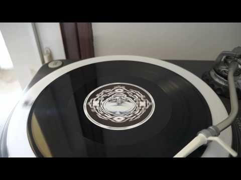 Dosis Decibel 06 - A1 - Sam-C - Shape Shifter