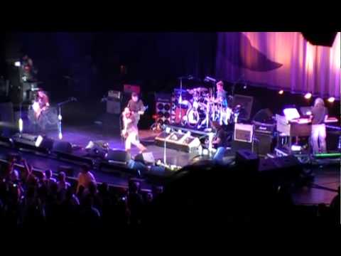 Pearl Jam - Love Reign O'er Me (Los Angeles '09) HD