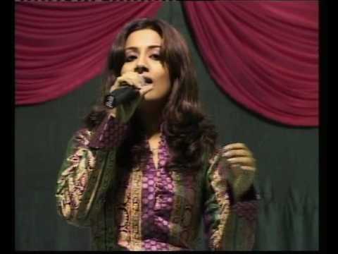 Aao Huzoor Tumko.............Sneha Pant performing LIVE IN CONCERT