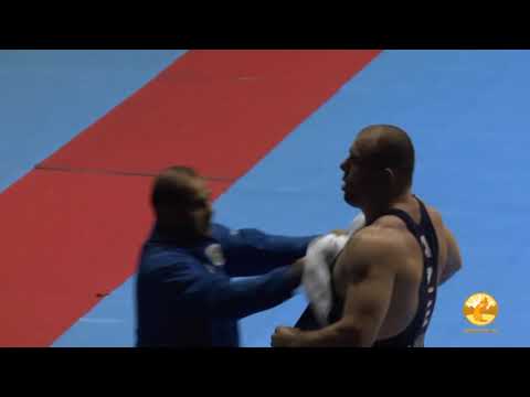 Голден Гран-при Баку-2013_финал 96 кг Шарипов - Газюмов