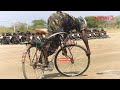 DUH ASKARI WA JWTZ ANAVYOFYATUA RISASI KWENYE BAISKELI BILA KUSHIKA POPOTE