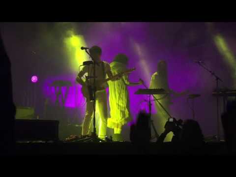 Lilly Wood & The Prick - Into Trouble (Live @ Sakifo Musik Festival 2016)