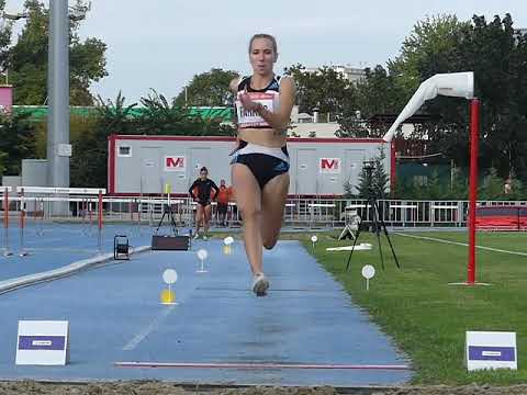 Farkas Petra távolugrása szemből