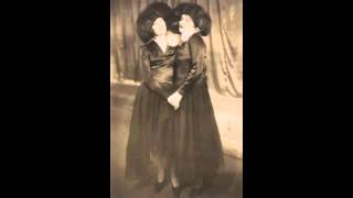 Marlene Dietrich, Margo Lion and Oskar Karlweiss - &#39;Wenn die beste Freundinn&#39; (1928)