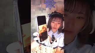 ［TikTokライブ］コスプレ 胸元のボタンを開けっぱなし