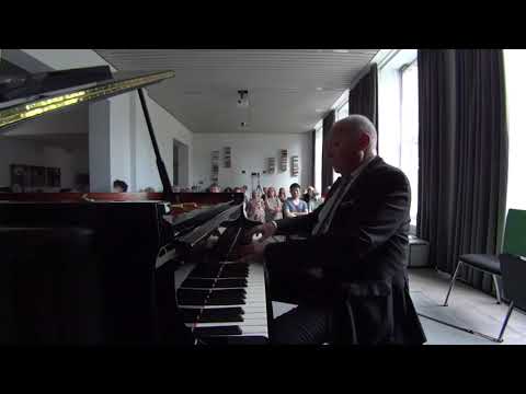 Boris Bloch, piano. F.Chopin. Etudes op.25/5 & op.10/4